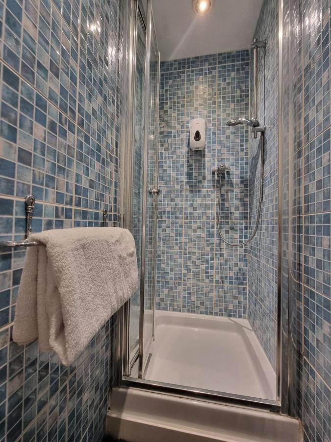 Private Rooms Bath Eksteriør billede