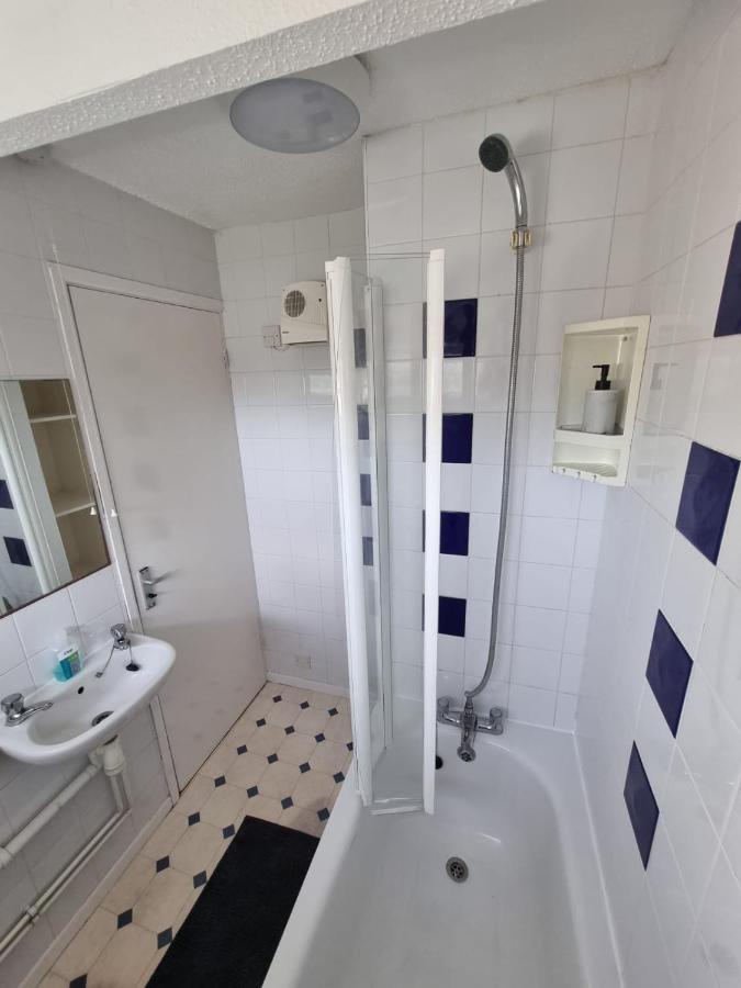 Private Rooms Bath Eksteriør billede